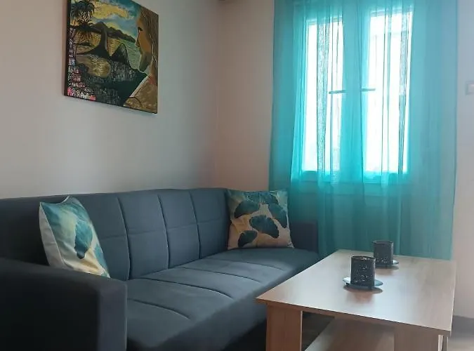 Lucy's House Apartman